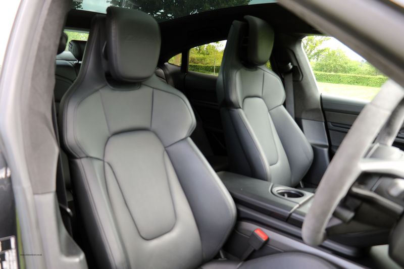 Porsche Taycan Turbo Performance Plus 93.4Kwh