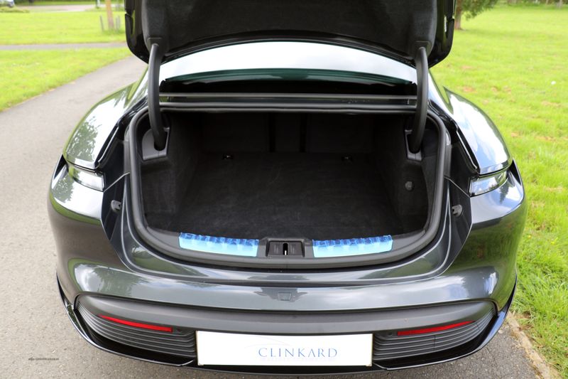 Porsche Taycan Turbo Performance Plus 93.4Kwh