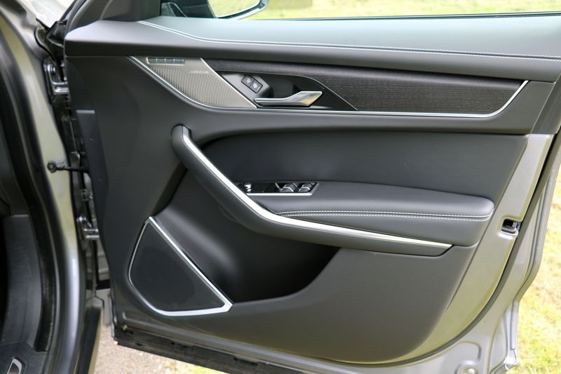 Jaguar F Pace R Dynamic Black