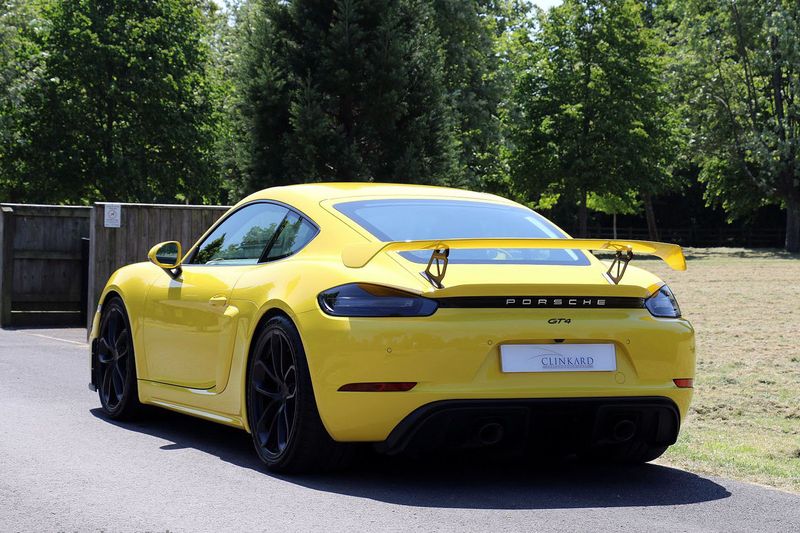 Porsche 718 Cayman GT4 PDK