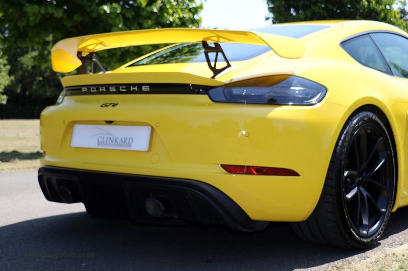 Porsche 718 Cayman GT4 PDK