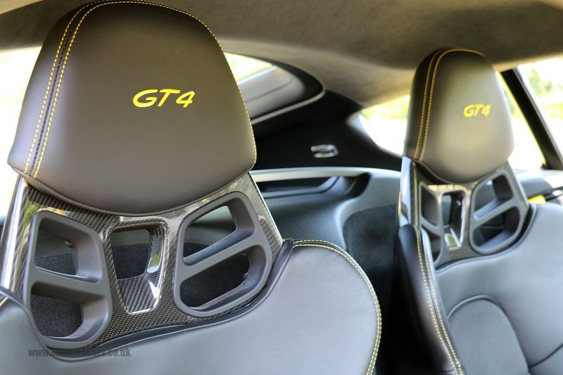 Porsche 718 Cayman GT4 PDK