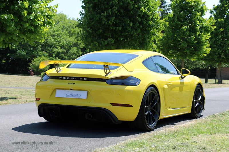 Porsche 718 Cayman GT4 PDK