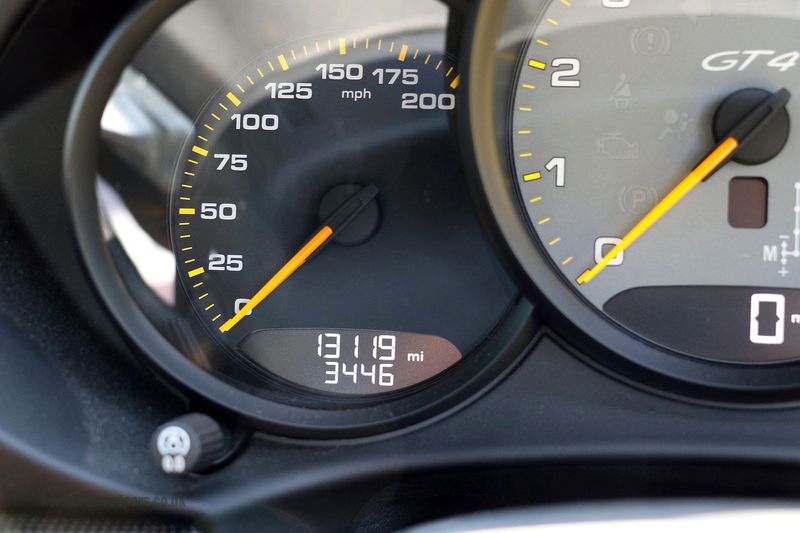 Porsche 718 Cayman GT4 PDK