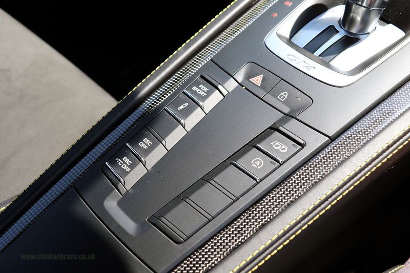 Porsche 718 Cayman GT4 PDK