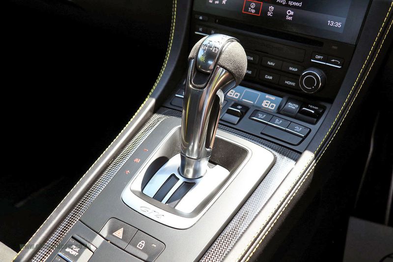 Porsche 718 Cayman GT4 PDK