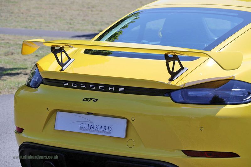 Porsche 718 Cayman GT4 PDK