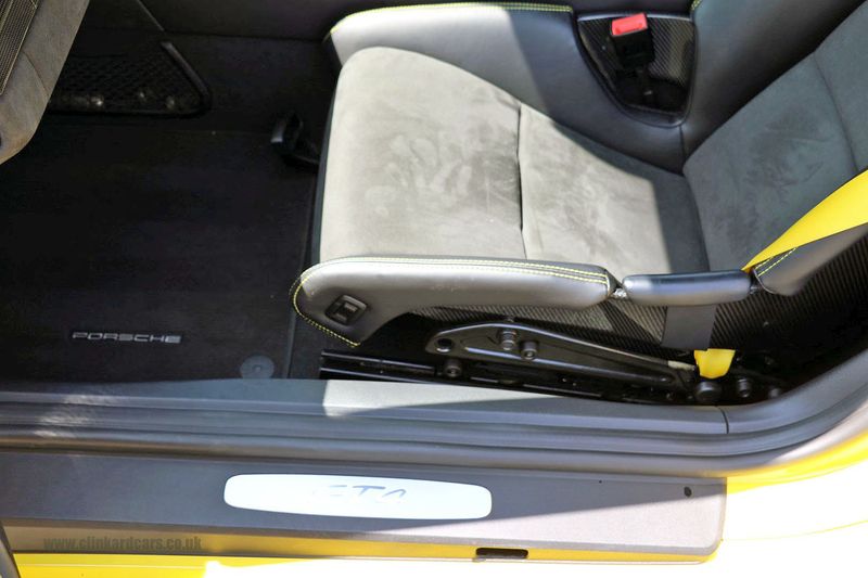 Porsche 718 Cayman GT4 PDK