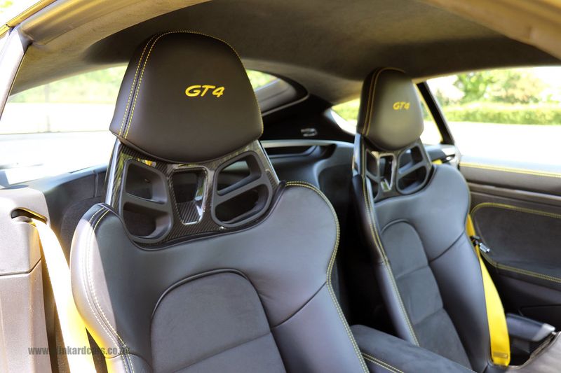 Porsche 718 Cayman GT4 PDK