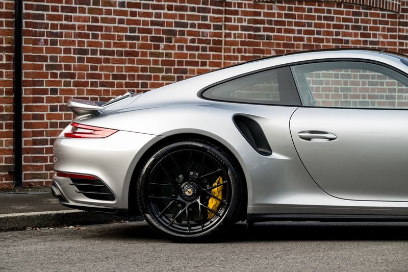 Porsche 991 Turbo S Coupe PDK