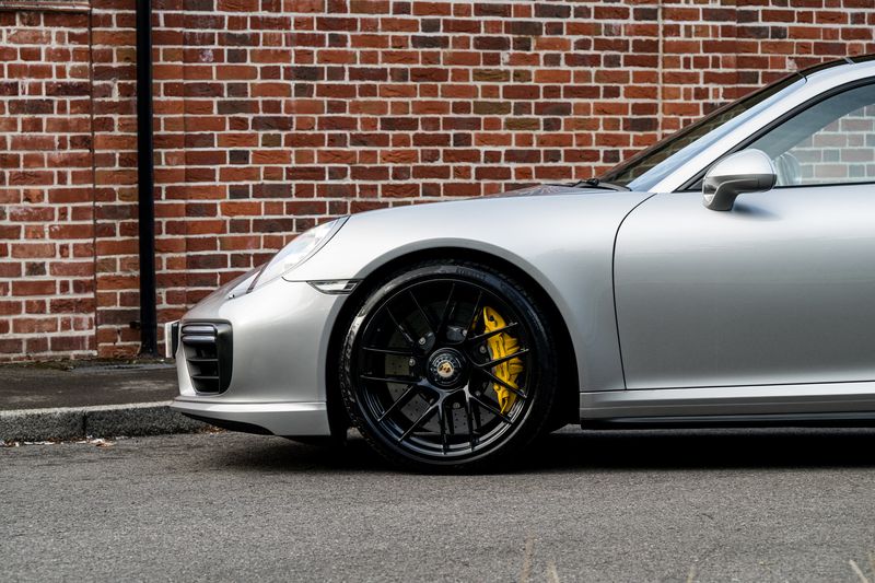 Porsche 991 Turbo S Coupe PDK