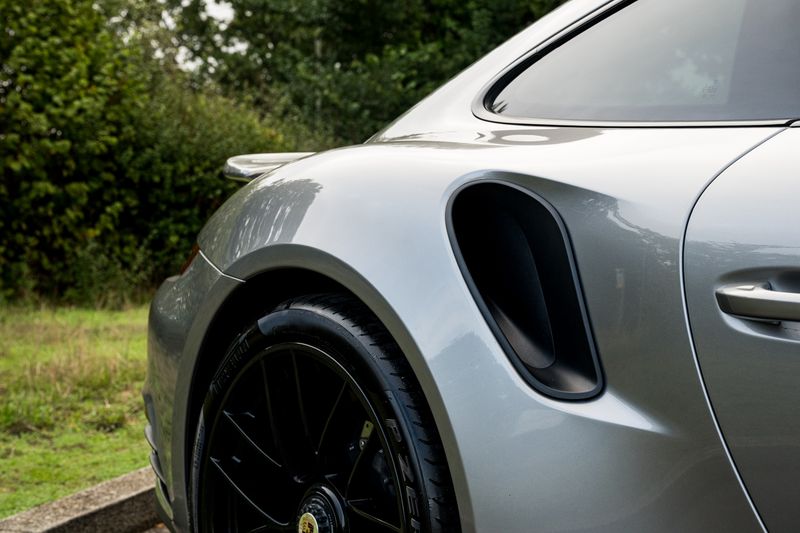 Porsche 991 Turbo S Coupe PDK
