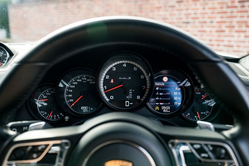 Porsche 991 Turbo S Coupe PDK