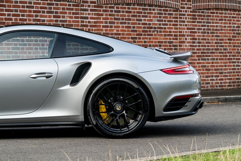 Porsche 991 Turbo S Coupe PDK