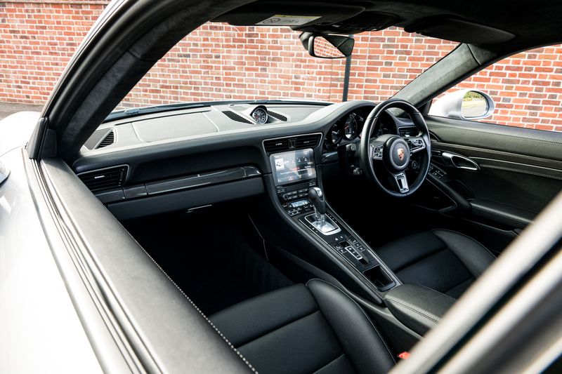 Porsche 991 Turbo S Coupe PDK
