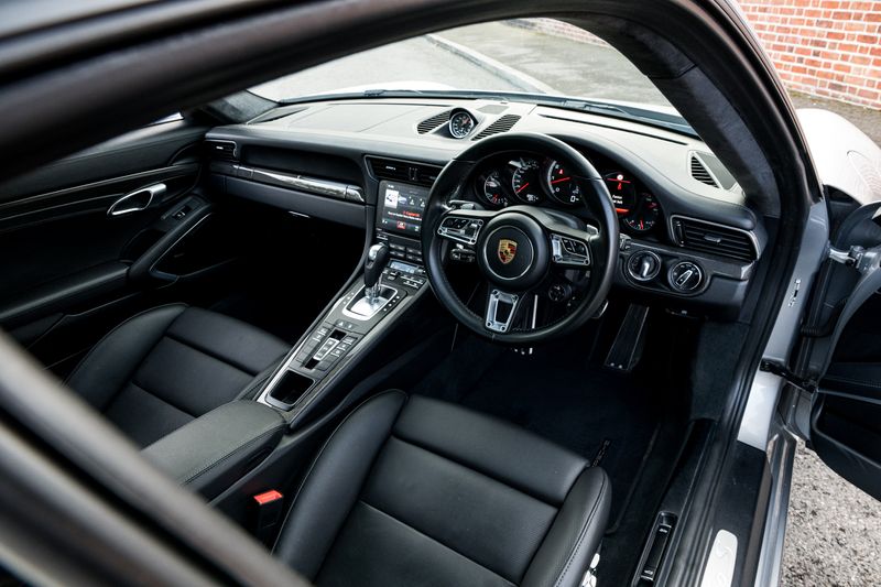Porsche 991 Turbo S Coupe PDK