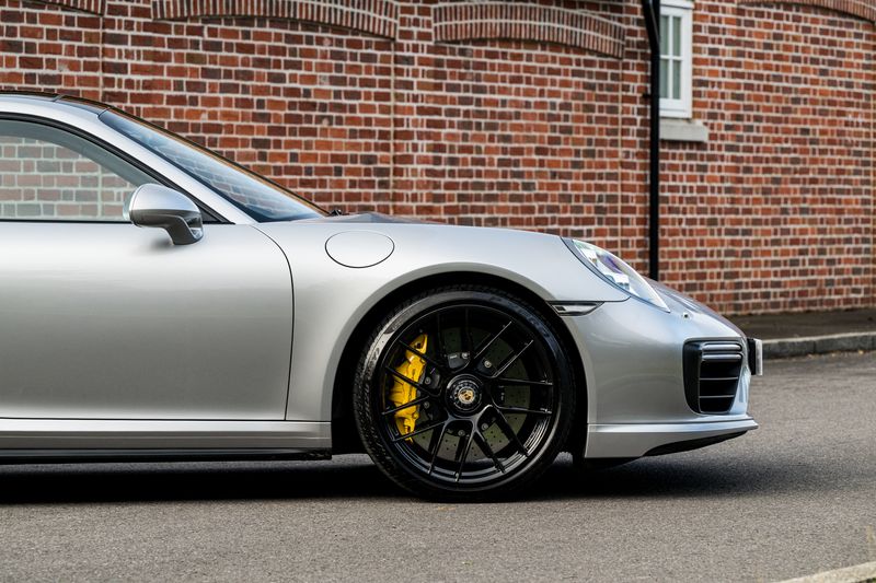 Porsche 991 Turbo S Coupe PDK