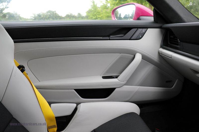 Porsche 992 GT3 Touring PDK