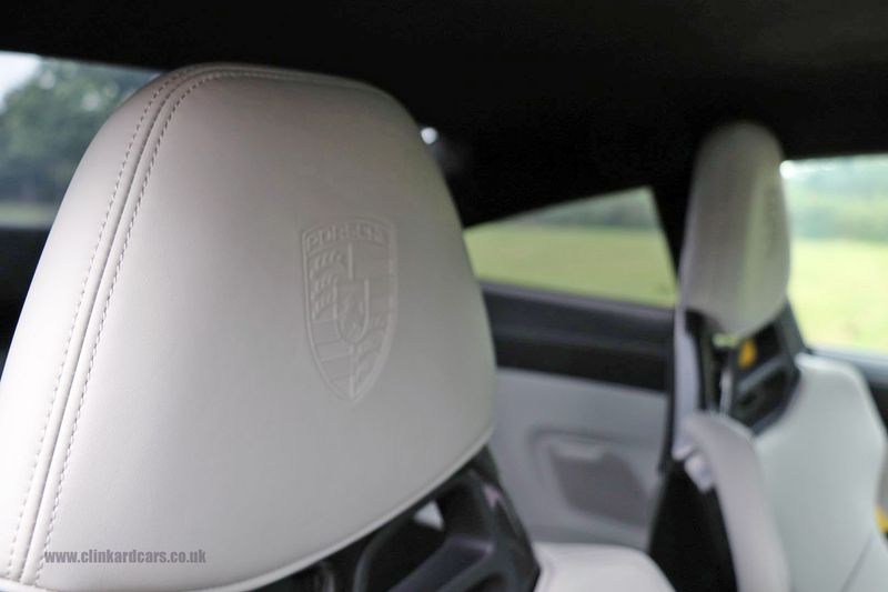 Porsche 992 GT3 Touring PDK