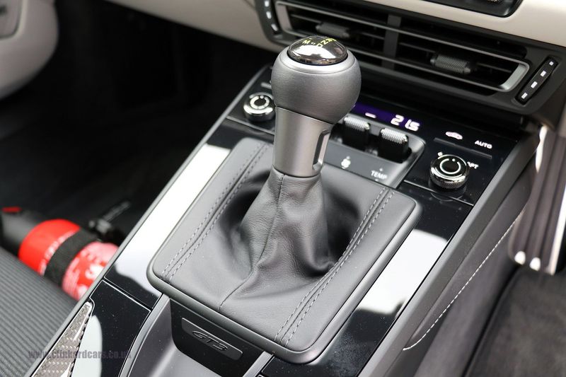 Porsche 992 GT3 Touring PDK