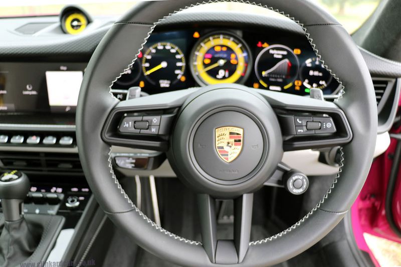 Porsche 992 GT3 Touring PDK