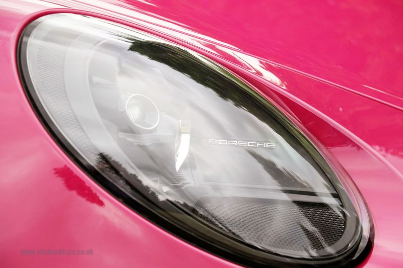 Porsche 992 GT3 Touring PDK