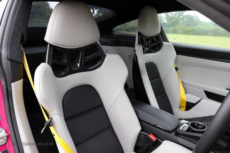 Porsche 992 GT3 Touring PDK