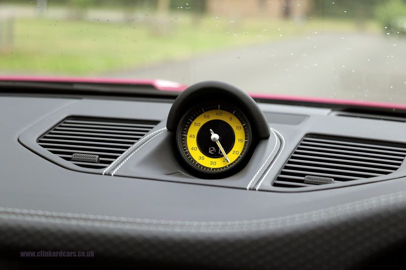 Porsche 992 GT3 Touring PDK