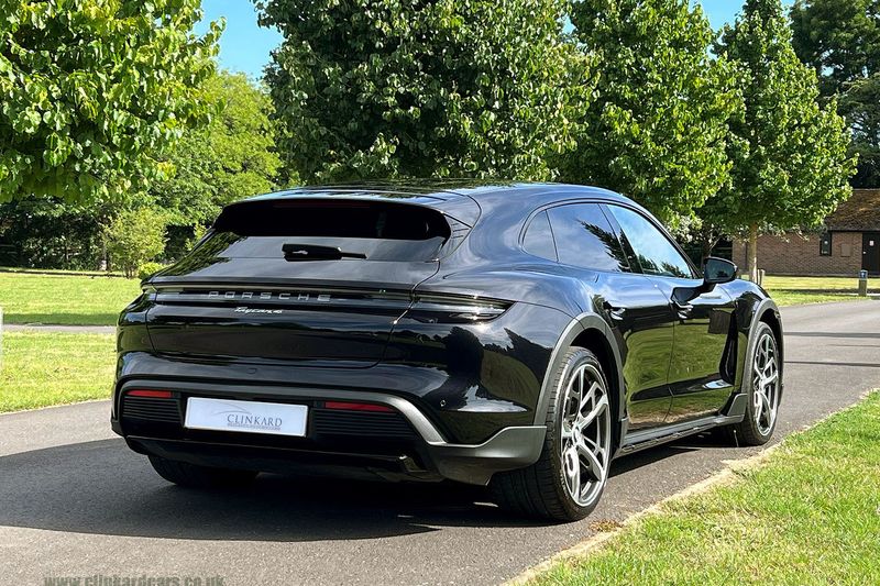 Porsche Taycan 4 Cross Turismo Performance Plus 93.4kWh with 11kW Charger