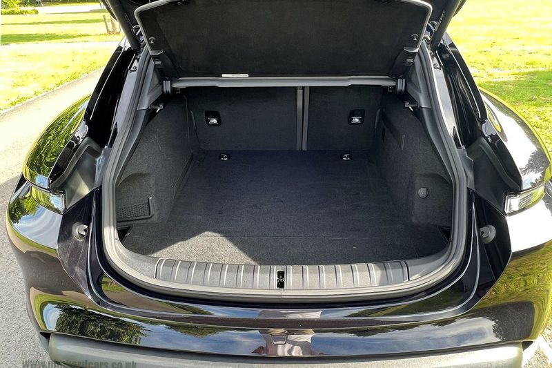 Porsche Taycan 4 Cross Turismo Performance Plus 93.4kWh with 11kW Charger