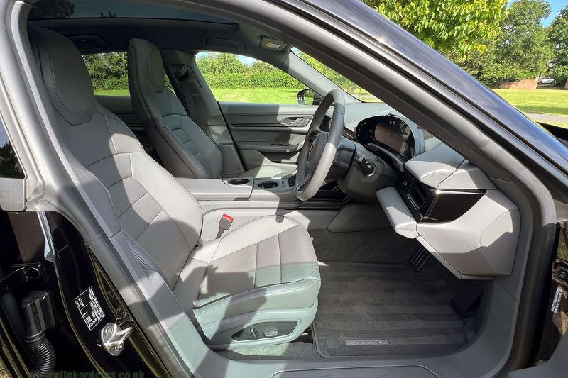 Porsche Taycan 4 Cross Turismo Performance Plus 93.4kWh with 11kW Charger