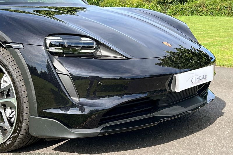 Porsche Taycan 4 Cross Turismo Performance Plus 93.4kWh with 11kW Charger