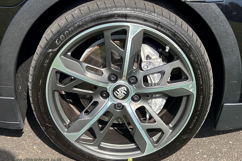 Porsche Taycan 4 Cross Turismo Performance Plus 93.4kWh with 11kW Charger