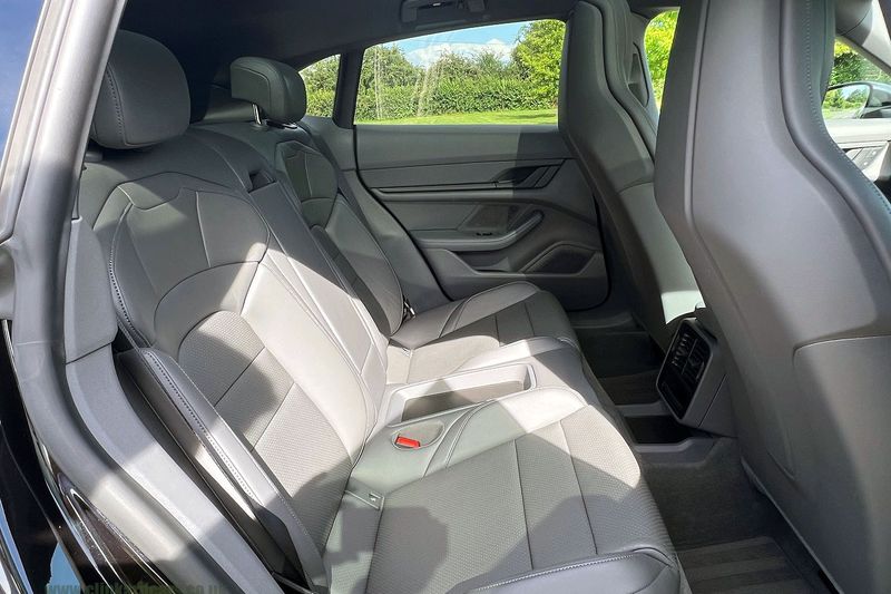 Porsche Taycan 4 Cross Turismo Performance Plus 93.4kWh with 11kW Charger