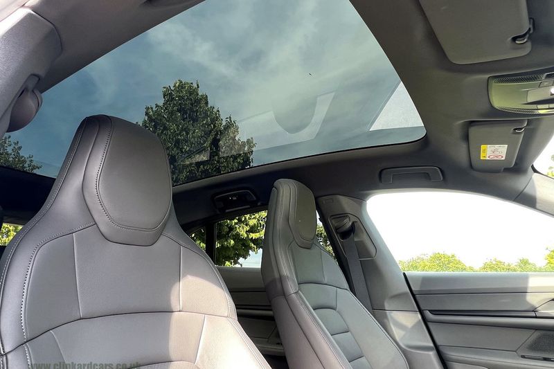 Porsche Taycan 4 Cross Turismo Performance Plus 93.4kWh with 11kW Charger