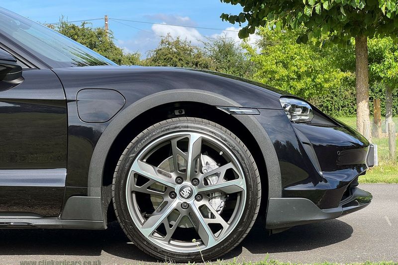 Porsche Taycan 4 Cross Turismo Performance Plus 93.4kWh with 11kW Charger