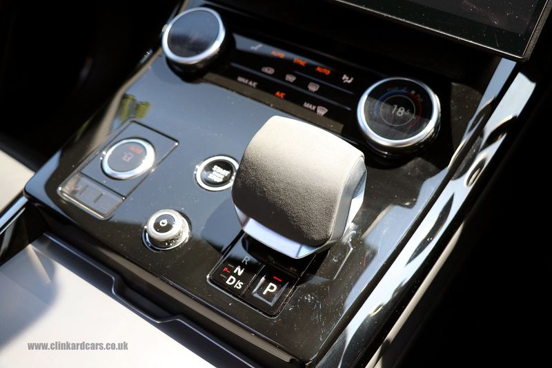 Range Rover Sport D300 Dynamic SE