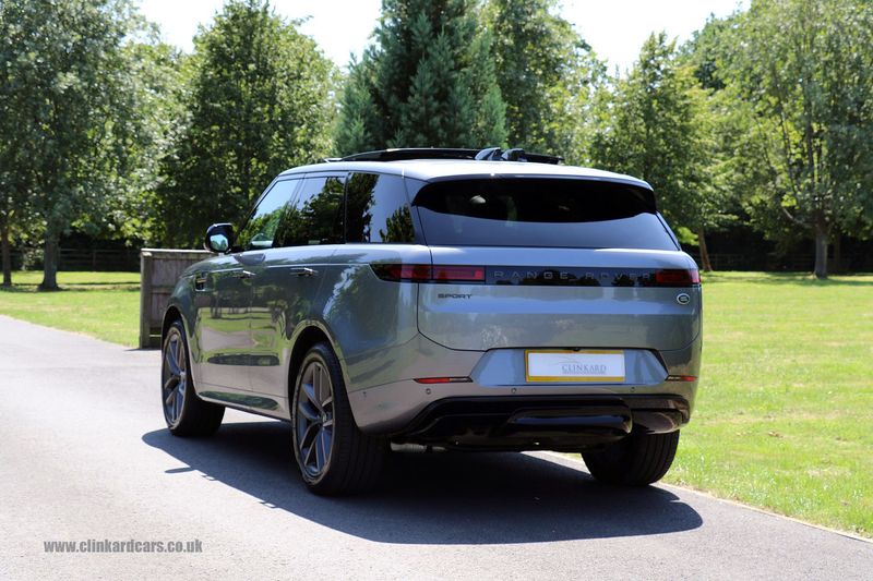 Range Rover Sport D300 Dynamic SE
