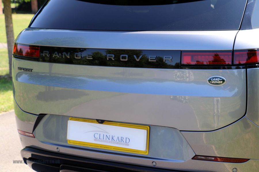Range Rover Sport D300 Dynamic SE