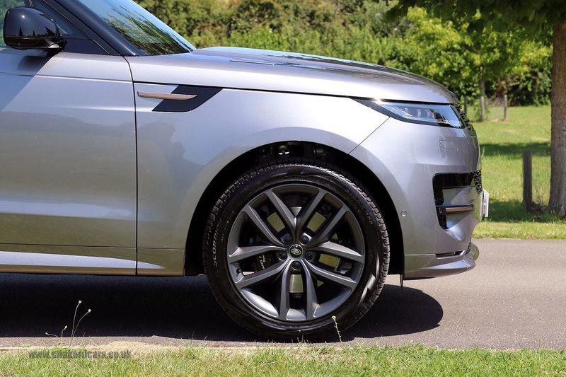 Range Rover Sport D300 Dynamic SE