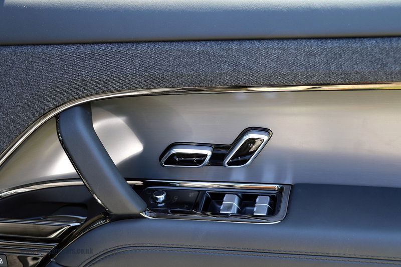 Range Rover Sport D300 Dynamic SE