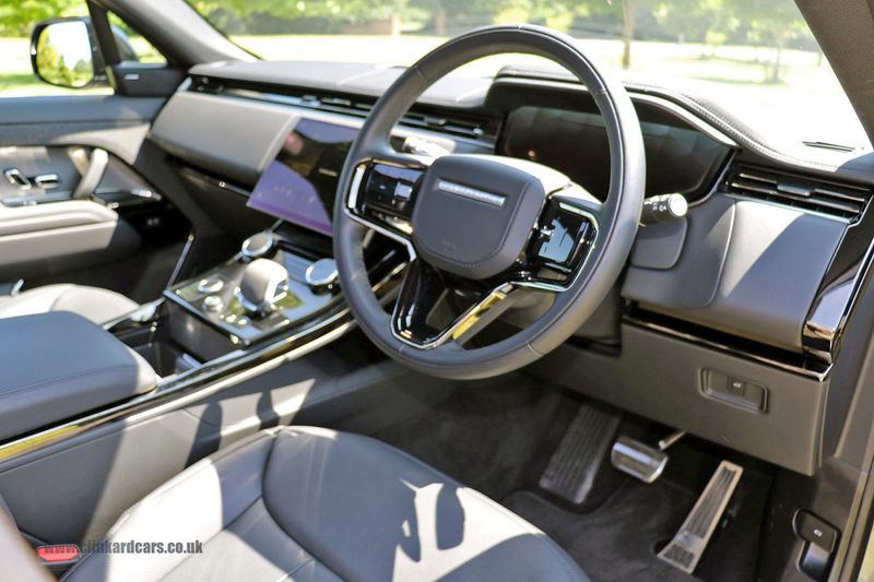 Range Rover Sport D300 Dynamic SE