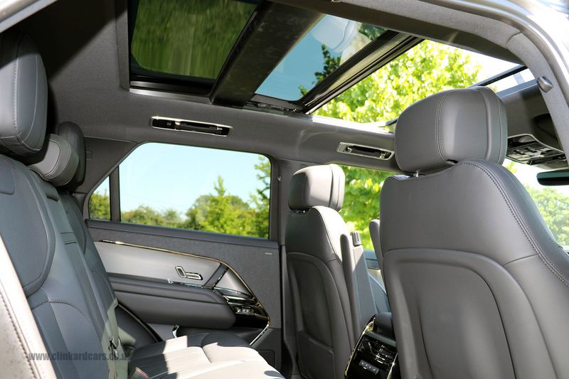 Range Rover Sport D300 Dynamic SE