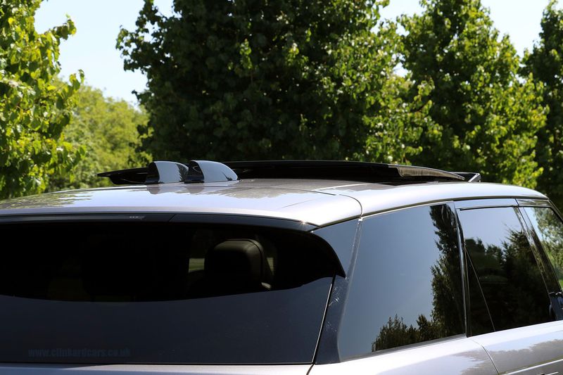 Range Rover Sport D300 Dynamic SE