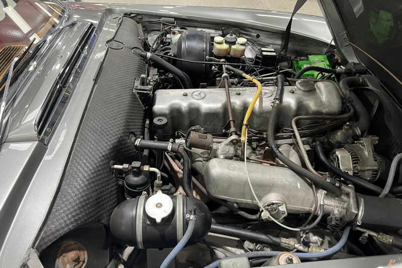 Mercedes Benz 280SL 'Pagoda'