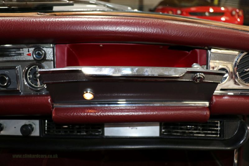 Mercedes Benz 280SL 'Pagoda'