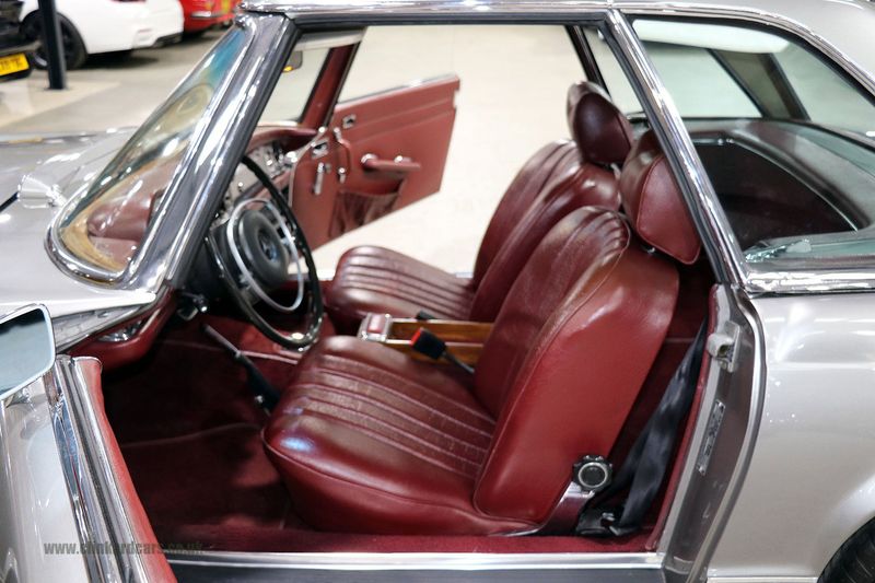 Mercedes Benz 280SL 'Pagoda'