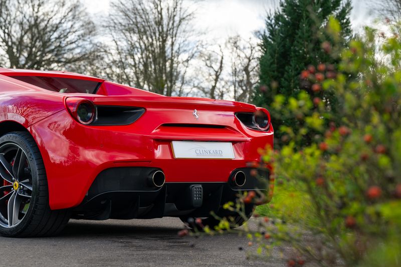 Ferrari 488 Spider DCT