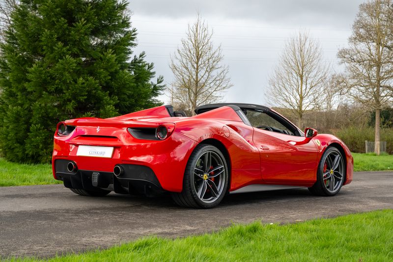 Ferrari 488 Spider DCT