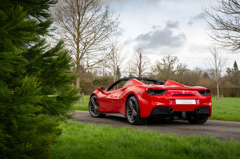 Ferrari 488 Spider DCT